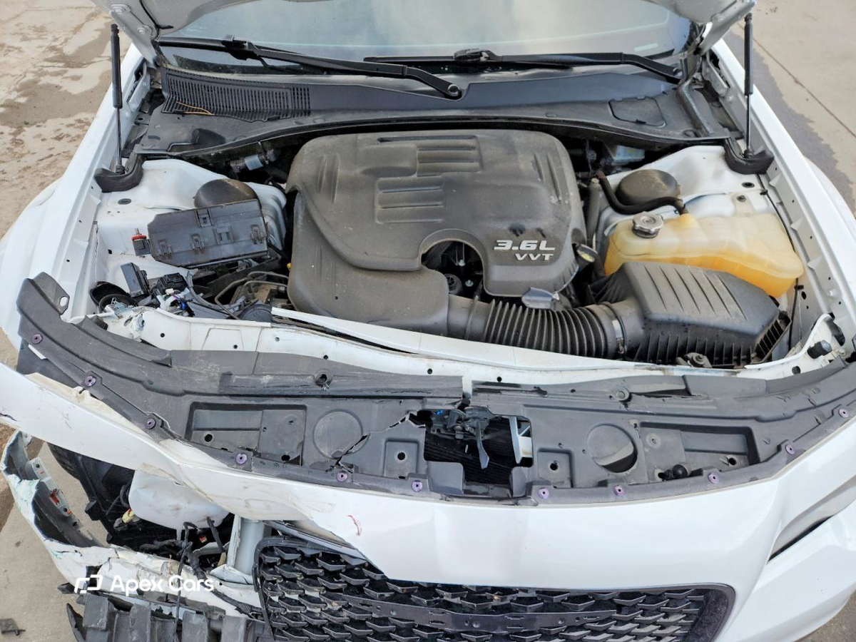 Chrysler 300 2022