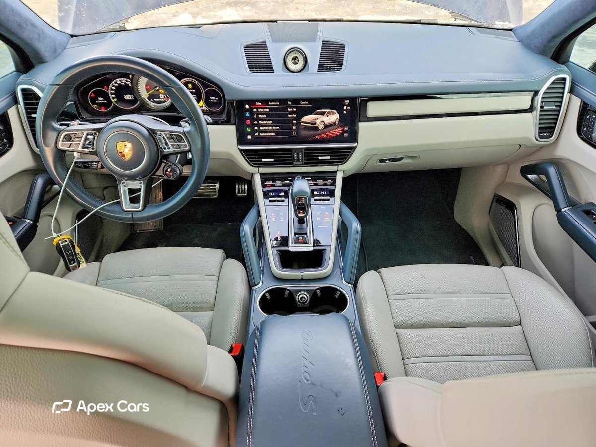 Porsche Cayenne 2022