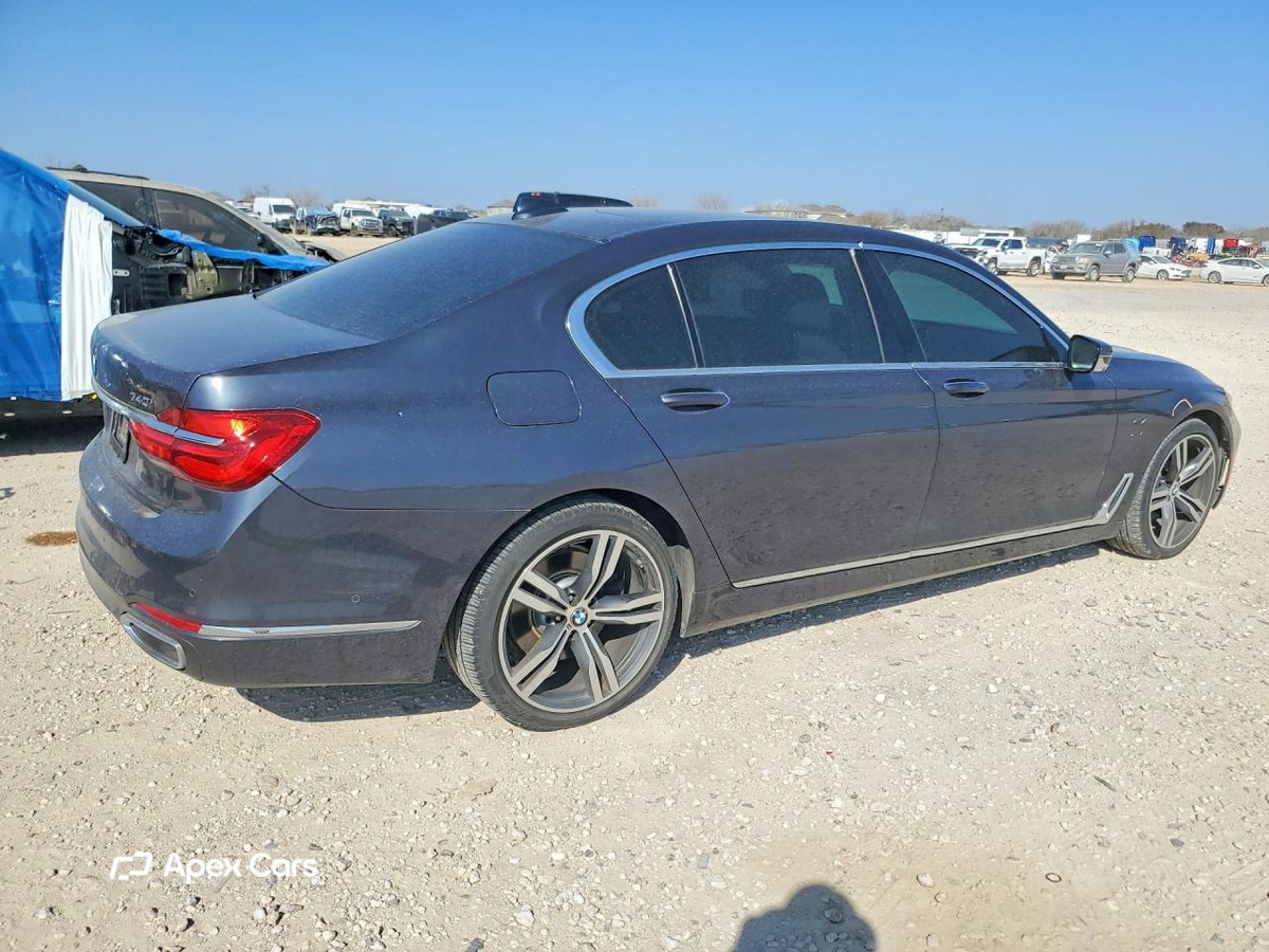 BMW Series 7 2016