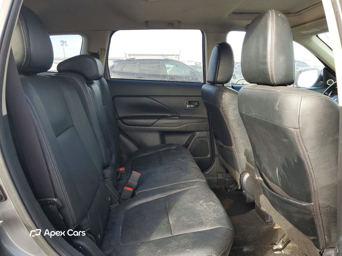 Mitsubishi Outlander 2014