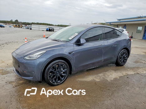 Tesla Model Y 2021 - Image 1 of 13