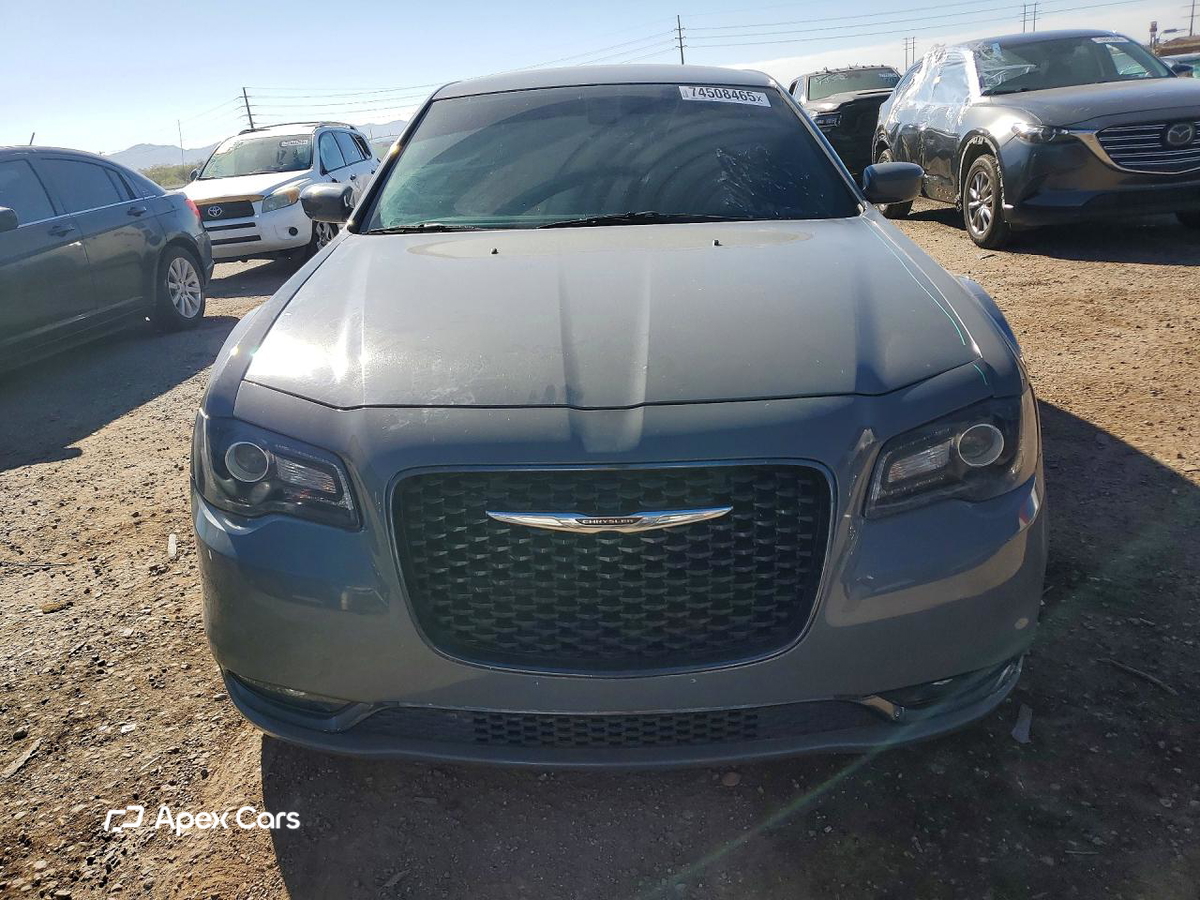 Chrysler 300 2019