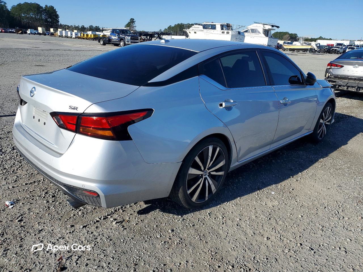 Nissan Altima 2020