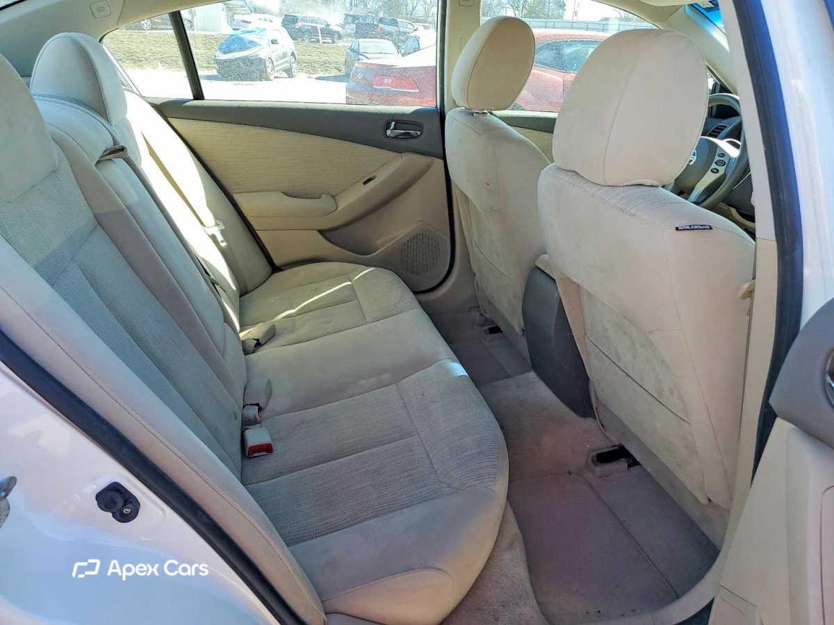 Nissan Altima 2012