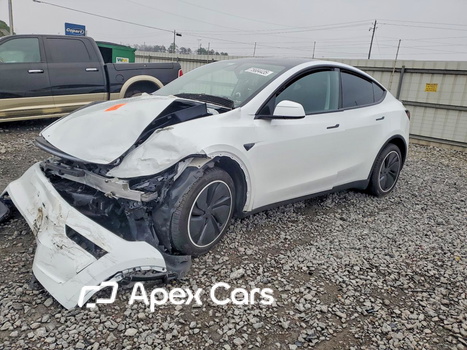 Tesla Model Y 2026 - Image 1 of 14