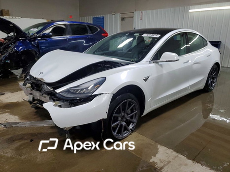 Tesla Model 3 2020 - Image 1 of 13