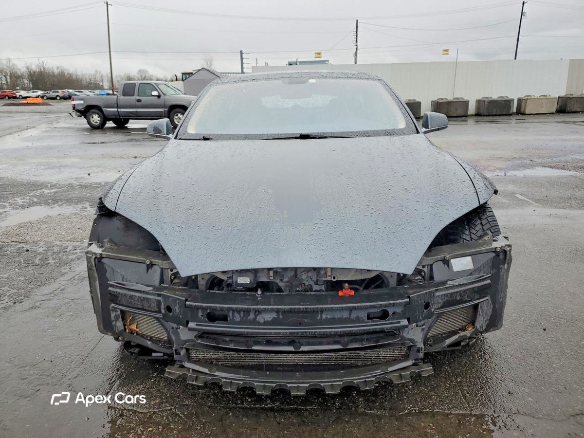 Tesla Model S 2013
