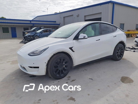 Tesla Model Y 2021 - Image 1 of 14
