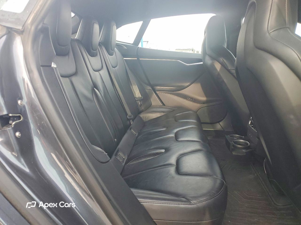 Tesla Model S 2016