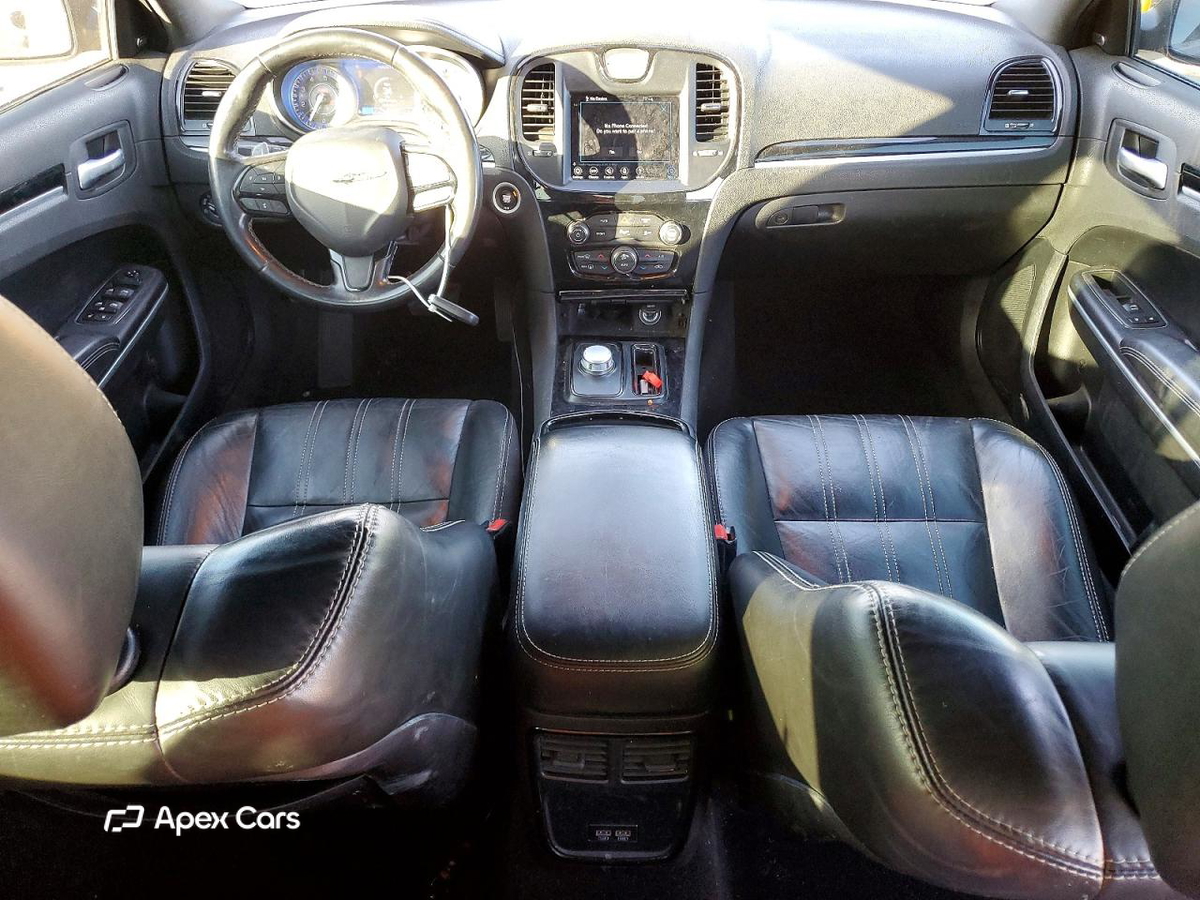 Chrysler 300 2021