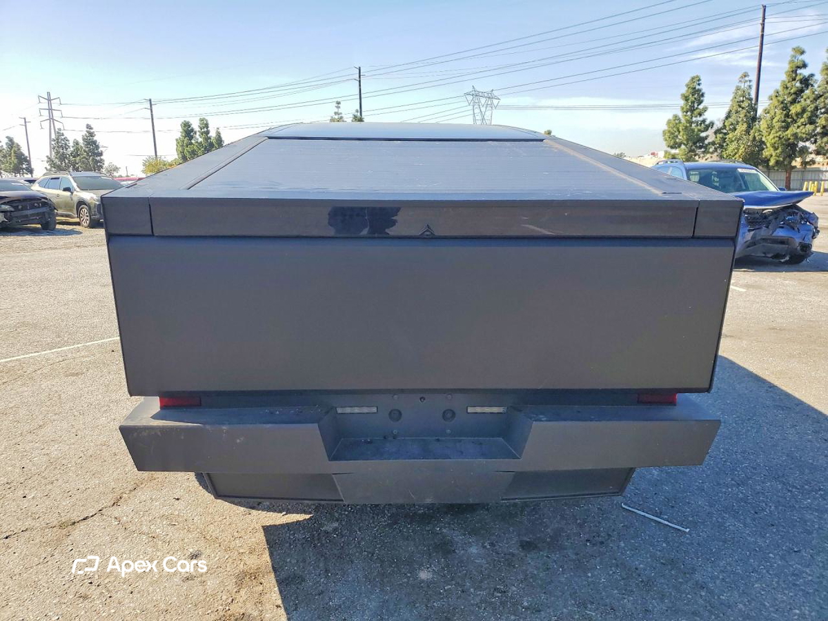 Tesla Cybertruck 2025