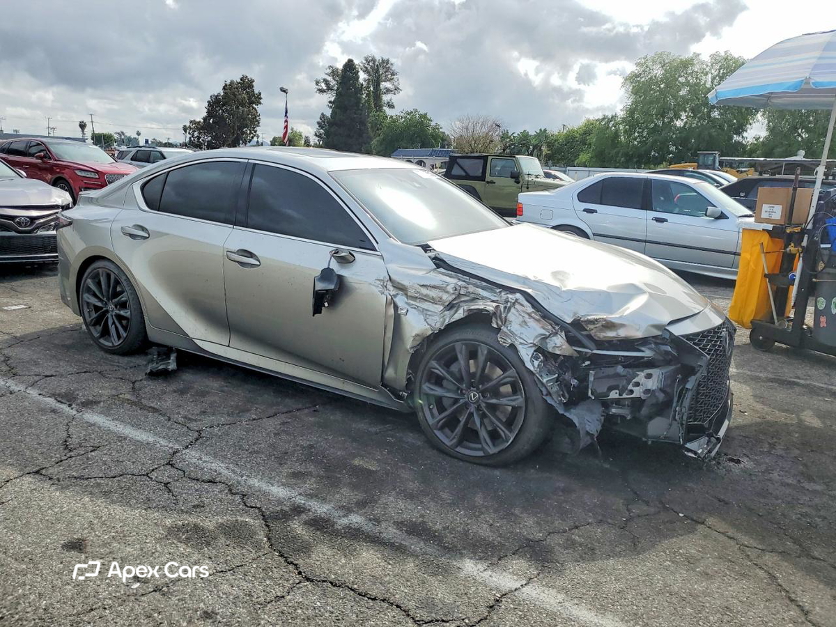 Lexus IS 2022