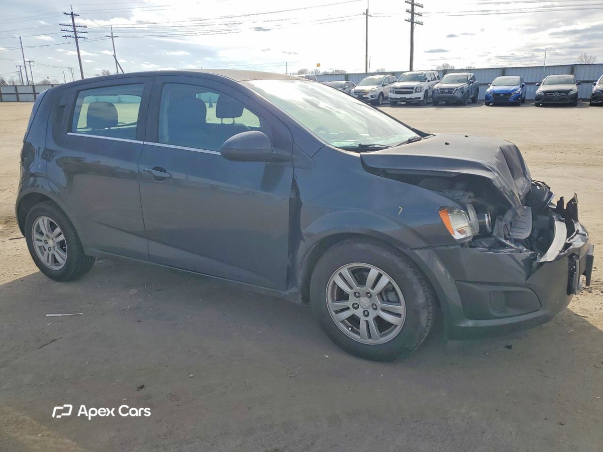 Chevrolet Sonic 2015