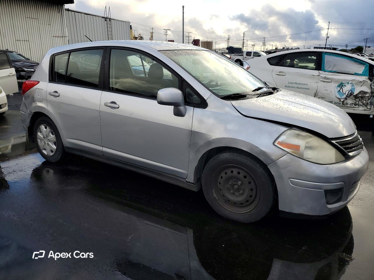 Nissan Versa 2011