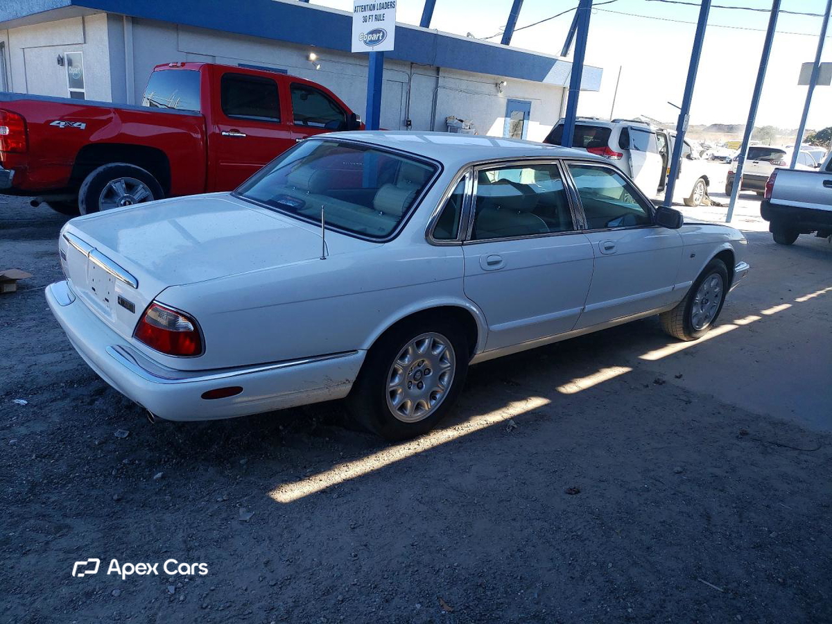 Jaguar XJR 2000