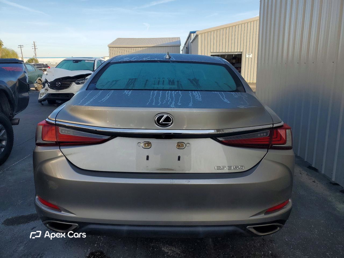 Lexus ES 2020