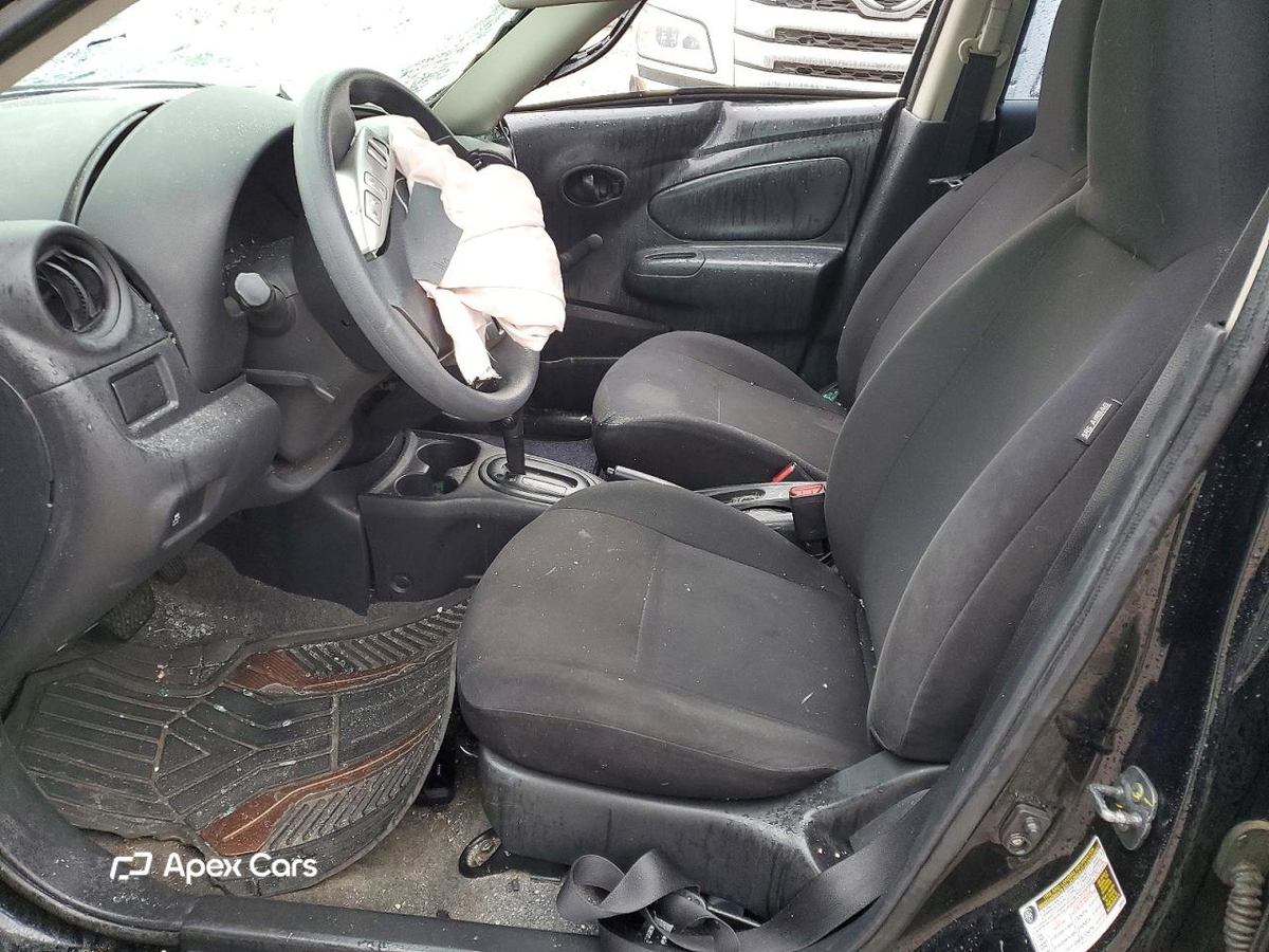 Nissan Versa 2015