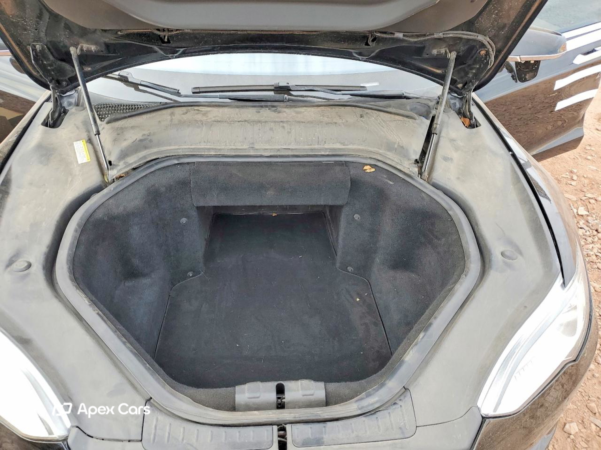 Tesla Model S 2015