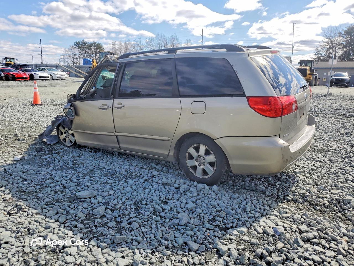 Toyota Sienna 2010