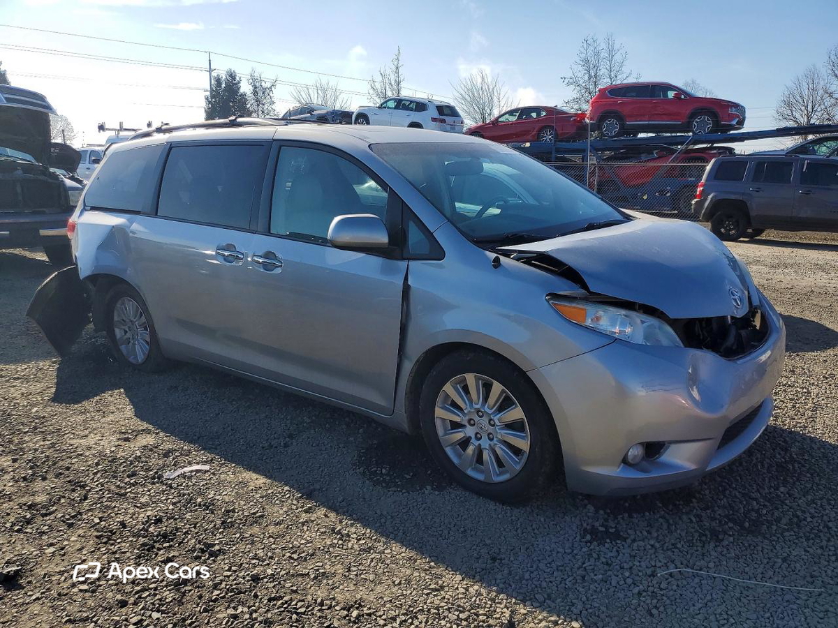 Toyota Sienna 2013
