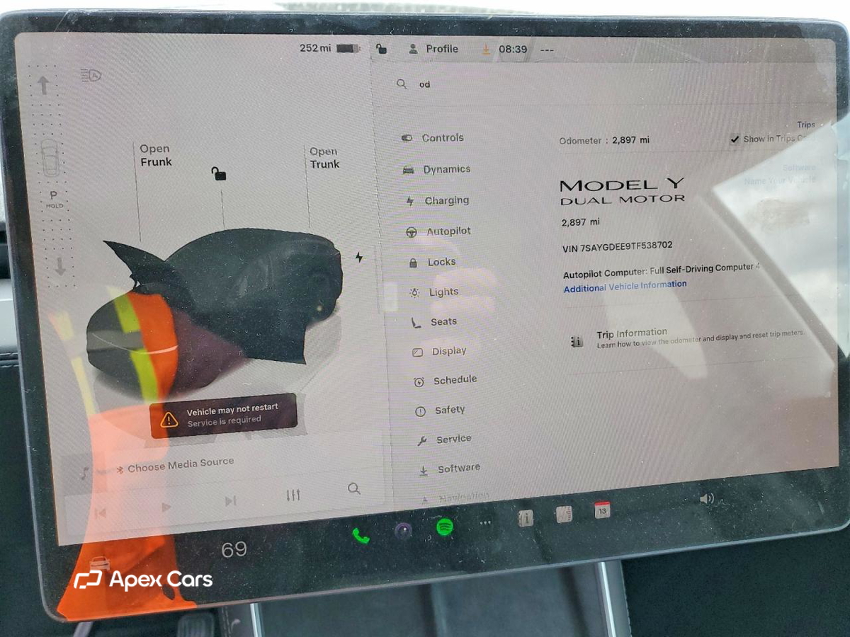 Tesla Model Y 2026
