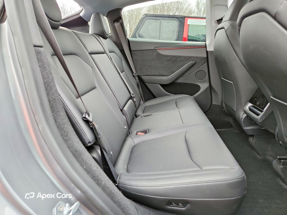 Tesla Model Y 2026