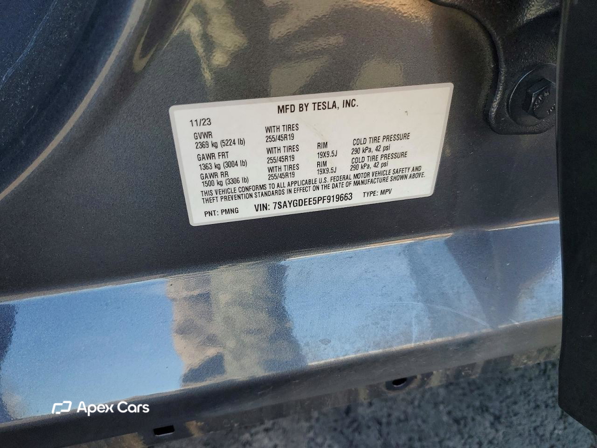 Tesla Model Y 2023