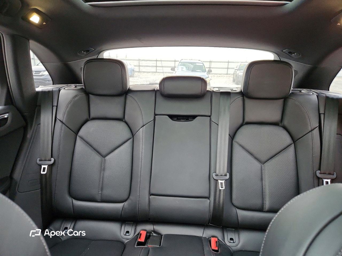 Porsche Macan 2025