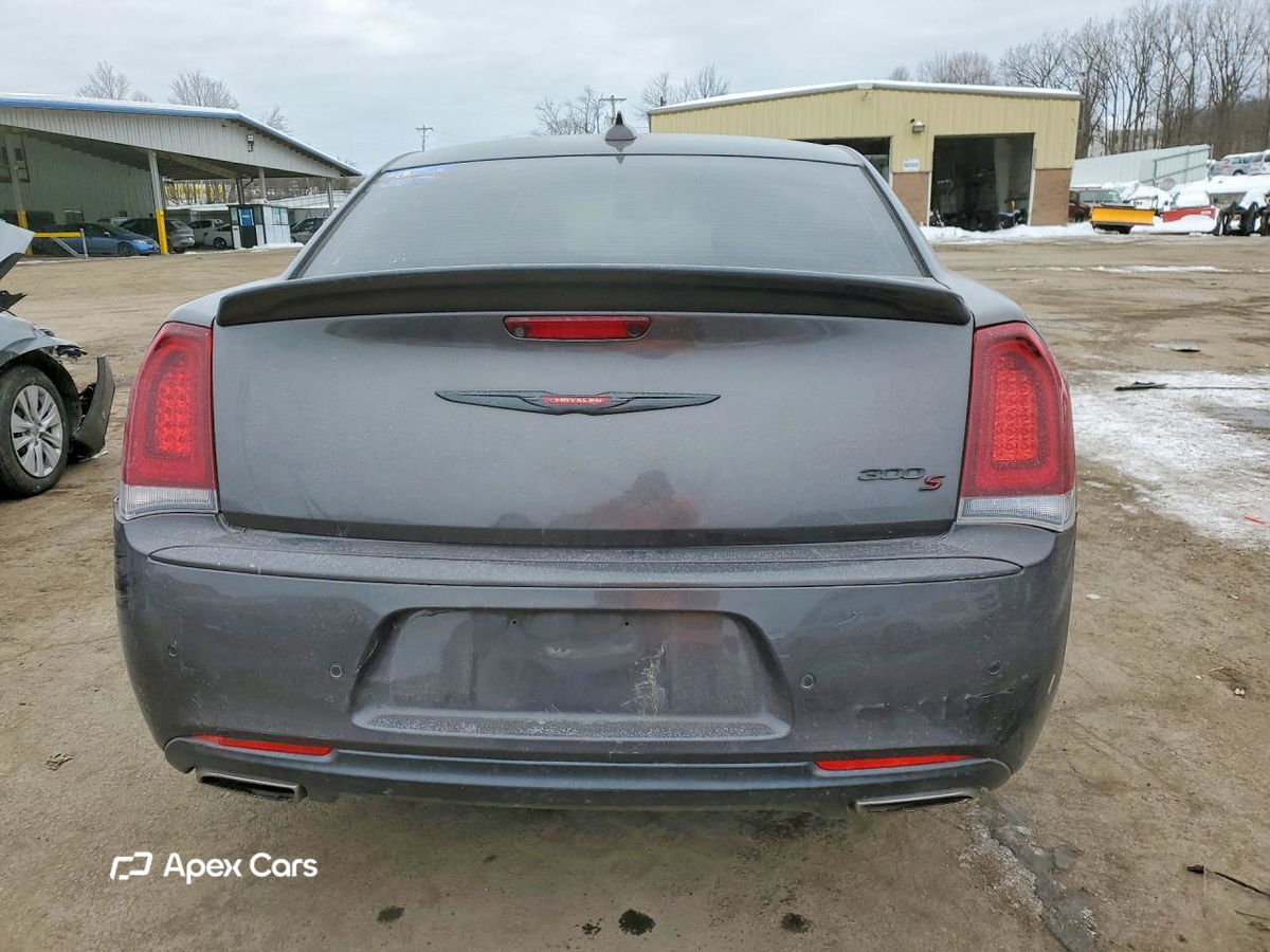 Chrysler 300 2021