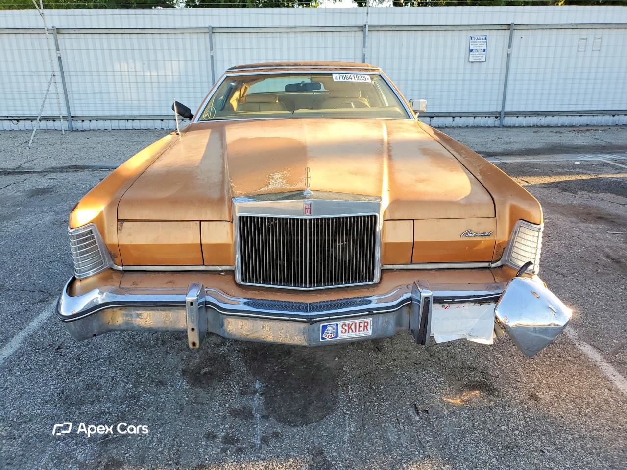Lincoln Continental 1975