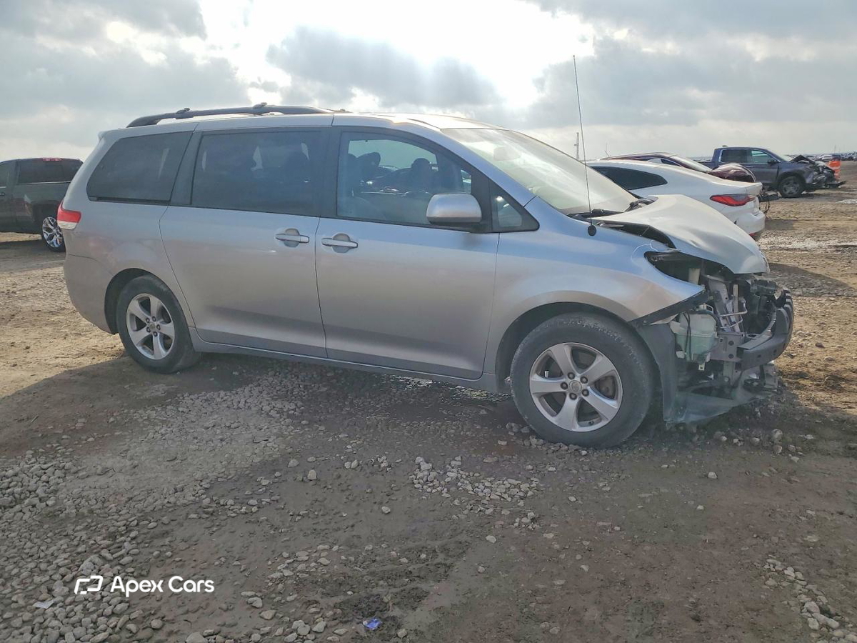 Toyota Sienna 2011