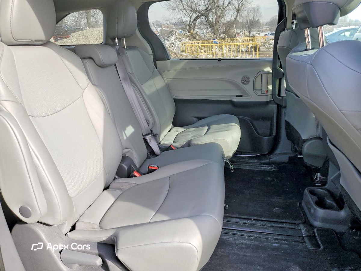 Toyota Sienna 2021