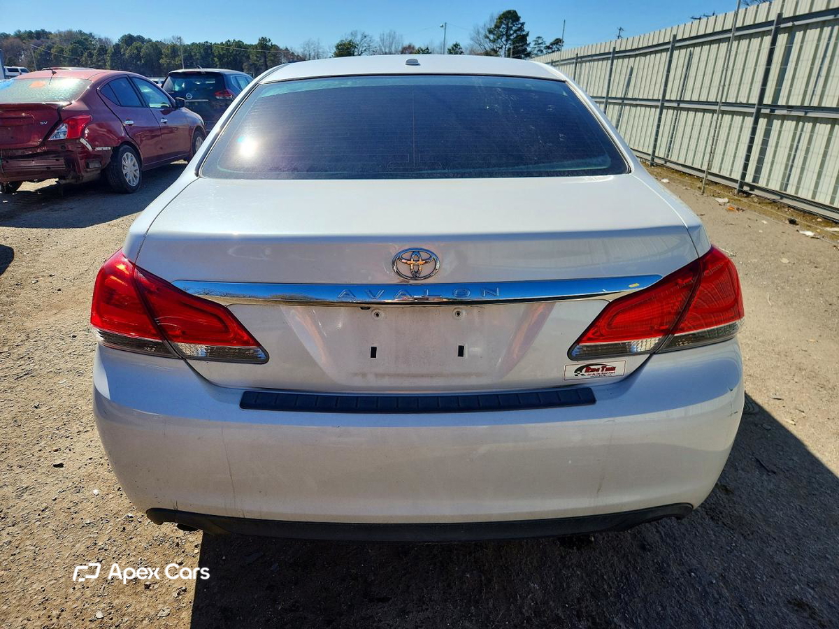 Toyota Avalon 2012