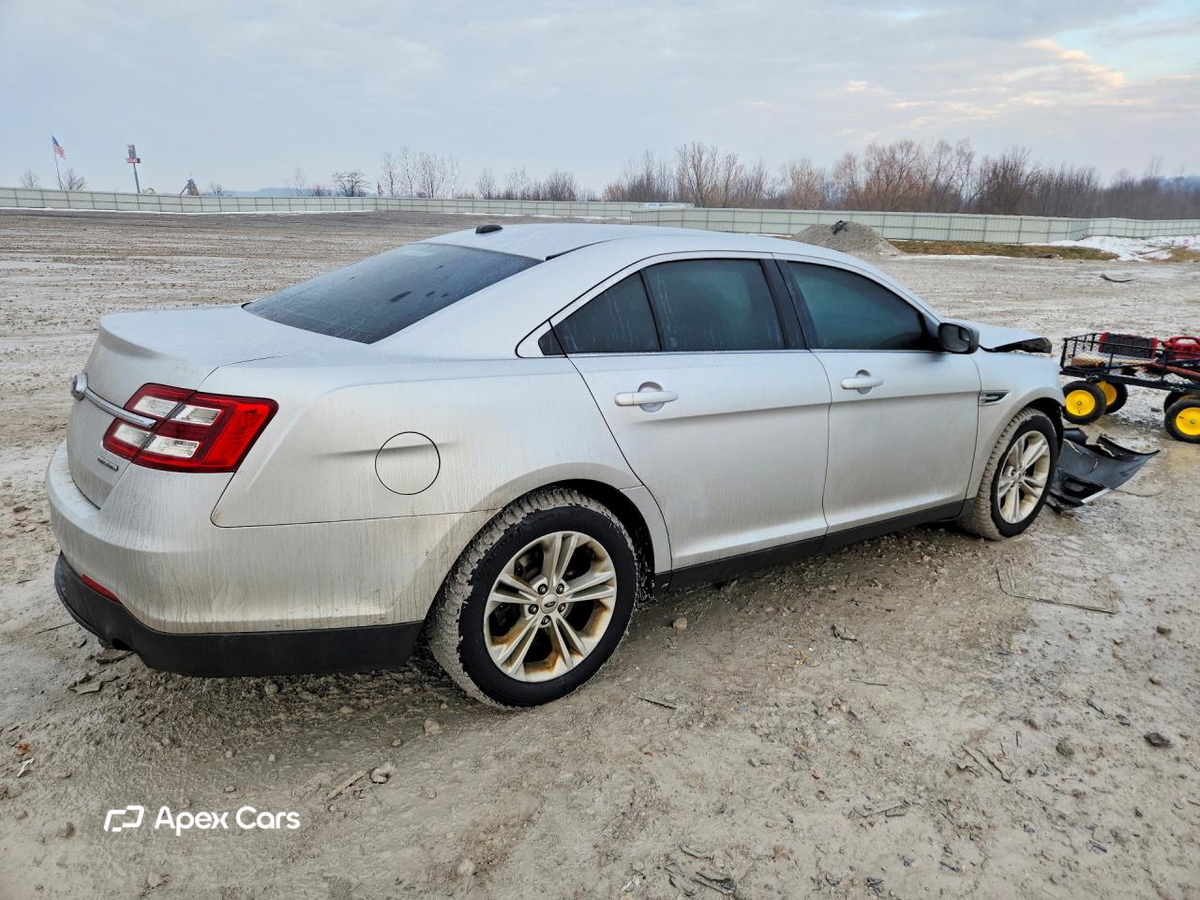 Ford Taurus 2015
