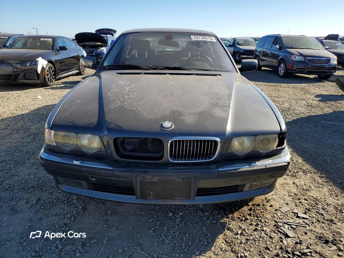 BMW Series 7 2001