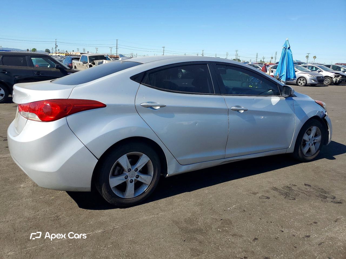 Hyundai Elantra 2011