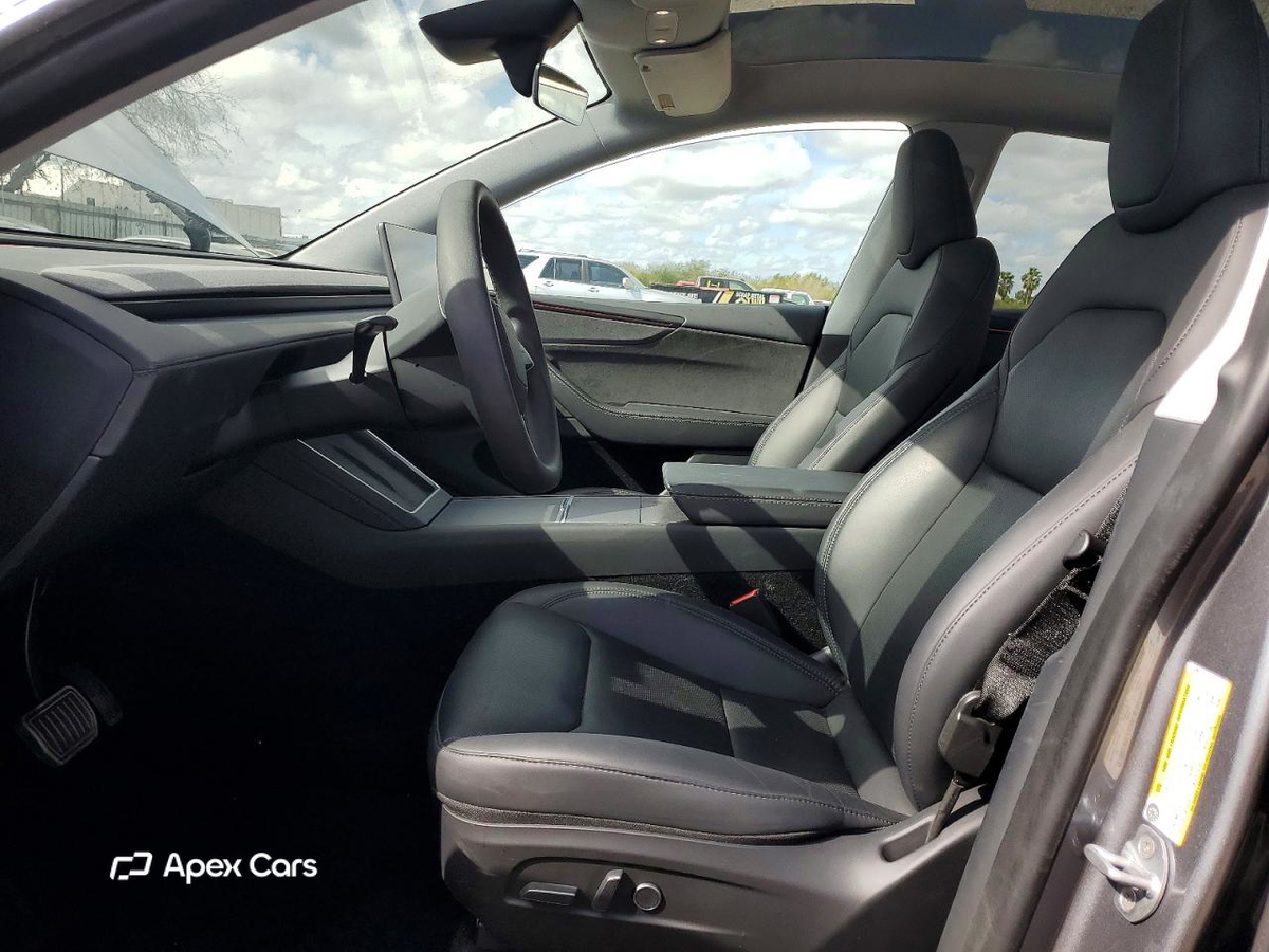 Tesla Model Y 2026