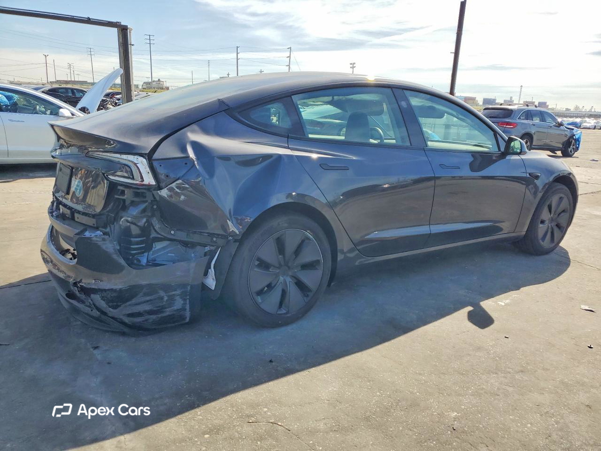 Tesla Model 3 2025