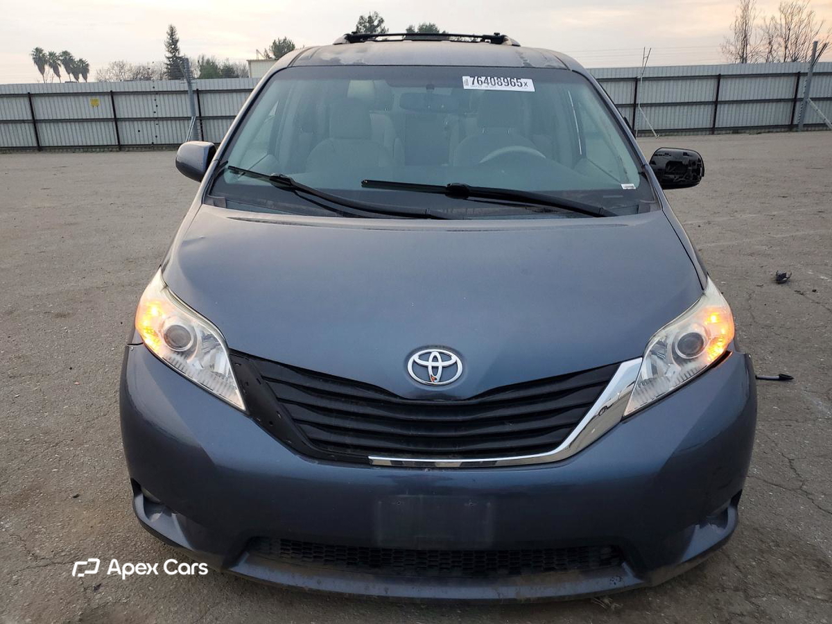 Toyota Sienna 2014