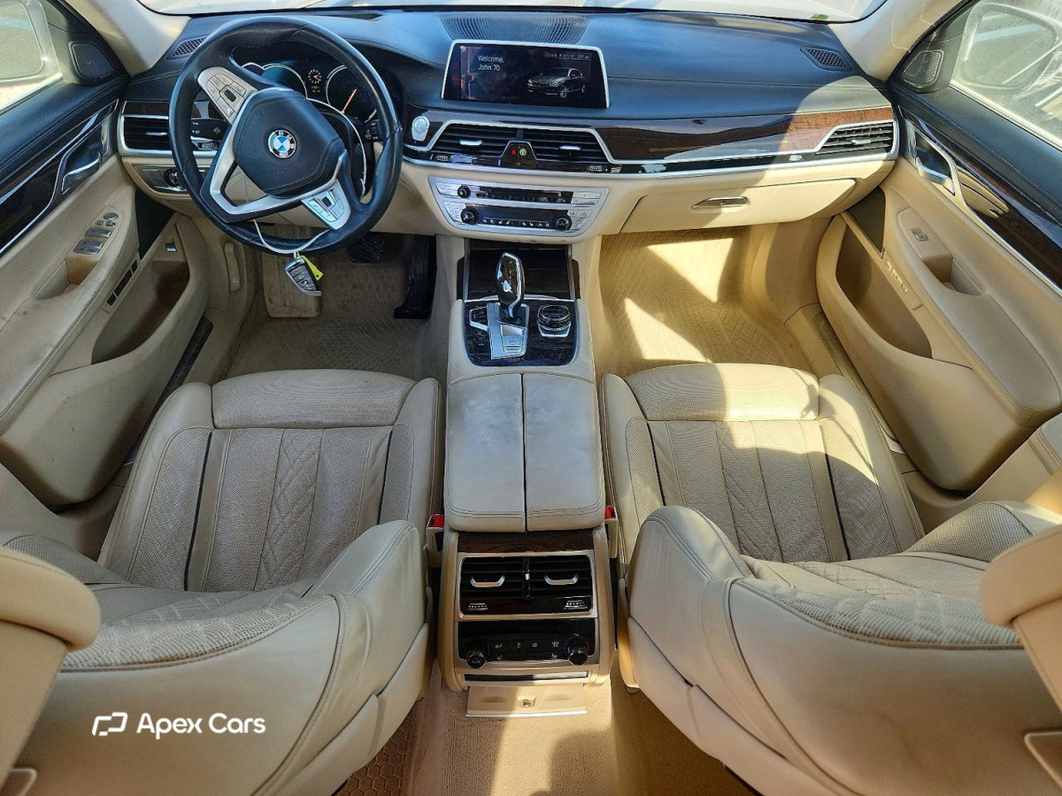 BMW Series 7 2016