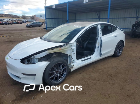 Tesla Model 3 2021 - Image 1 of 13