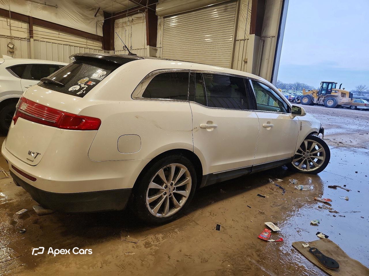 Lincoln MKT 2012