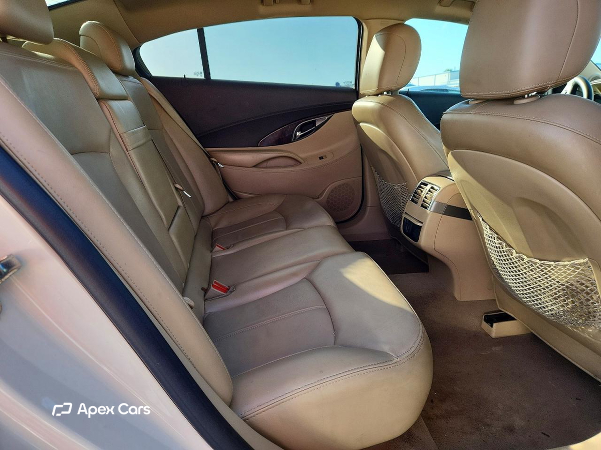 Buick LaCrosse 2011