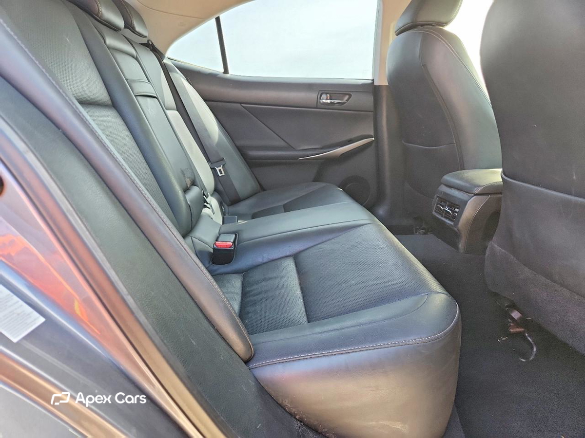 Lexus IS 2016