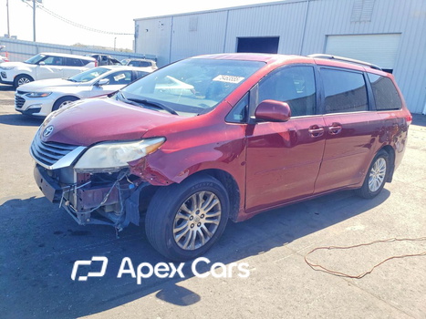 Toyota Sienna 2013 - Image 1 of 14
