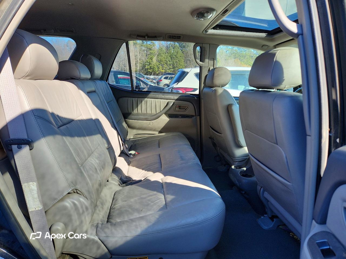 Toyota Sequoia 2004