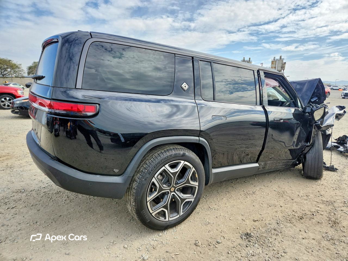Rivian R1S 2025
