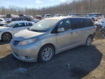 Toyota Sienna 2016