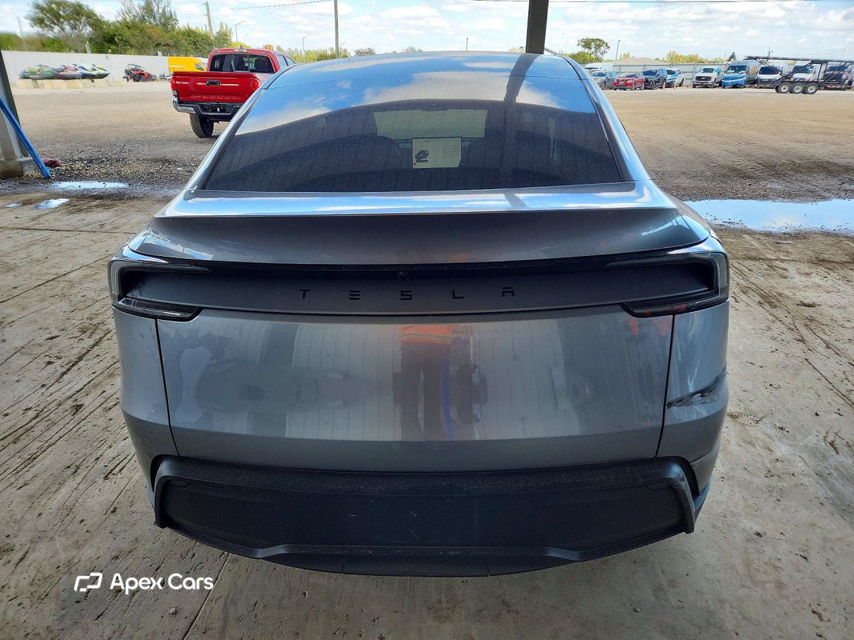 Tesla Model Y 2026