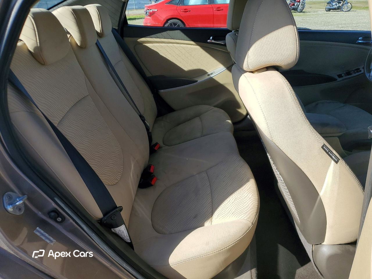 Hyundai Accent 2012